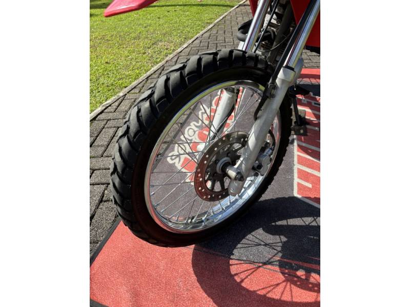 HONDA - NXR 150 - 2014/2014 - Vermelha - R$ 14.500,00