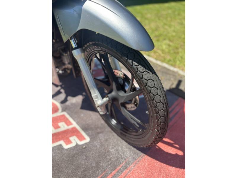 HONDA - BIZ 125 - 2021/2021 - Prata - R$ 15.900,00