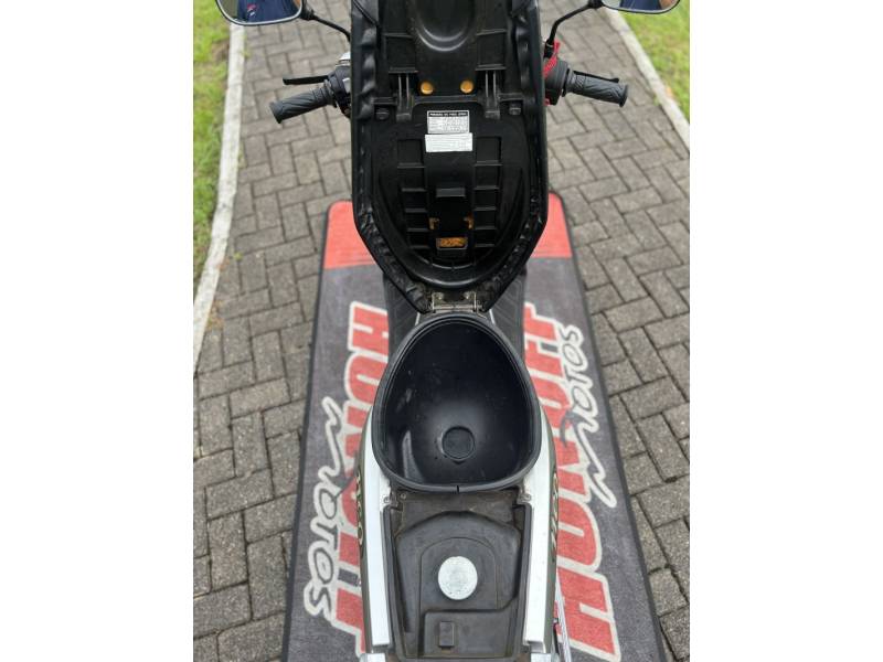 YAMAHA - NEO AT 115 - 2005/2005 - Prata - R$ 6.500,00