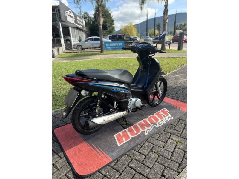 HONDA - BIZ 125 - 2017/2017 - Cinza - R$ 13.900,00