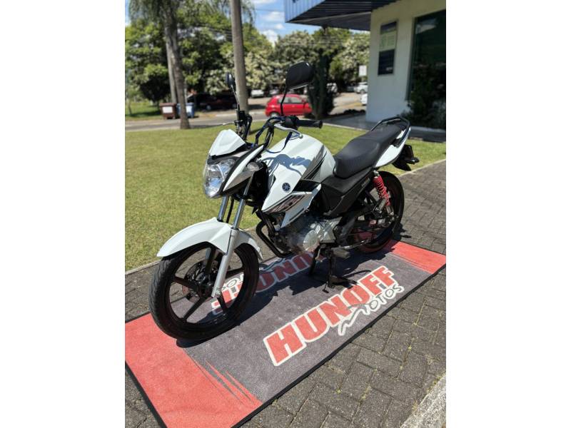 YAMAHA - FAZER - 2015/2015 - Branca - R$ 13.900,00