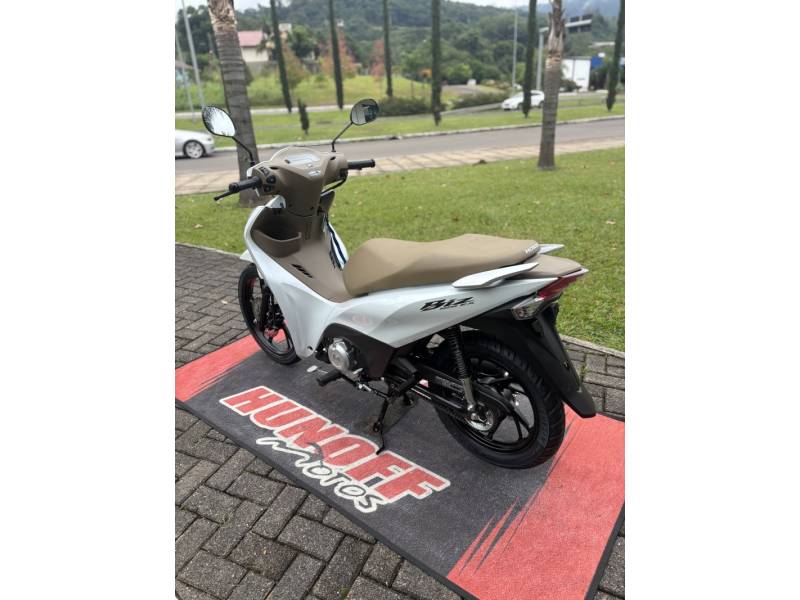 HONDA - BIZ 125 - 2025/2025 - Branca - R$ 20.190,00