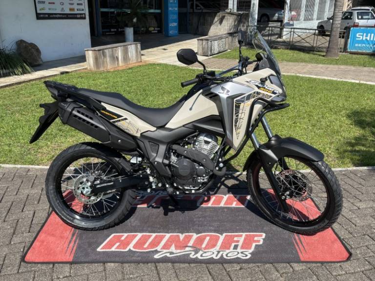 HONDA - SAHARA 300 ADVENTURE - 2025/2025 - Bege - R$ 38.690,00