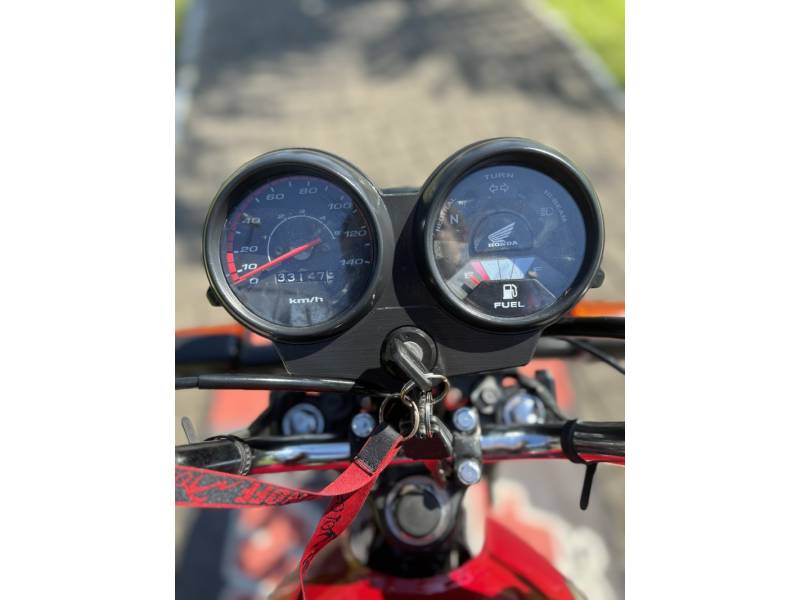 HONDA - CG 125 - 2003/2004 - Vermelha - R$ 8.500,00