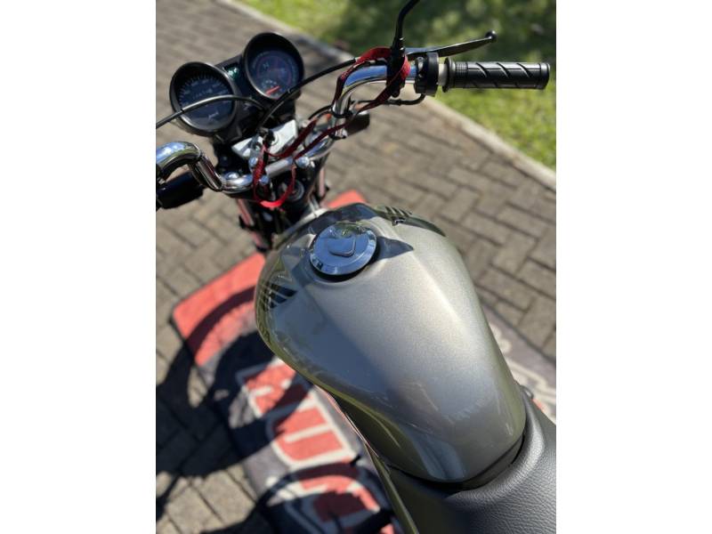 HONDA - CG 150 - 2007/2008 - Cinza - R$ 9.200,00