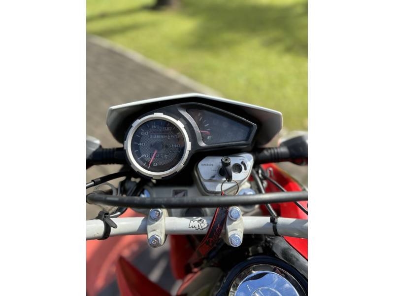 HONDA - NXR 150 - 2014/2014 - Vermelha - R$ 14.500,00
