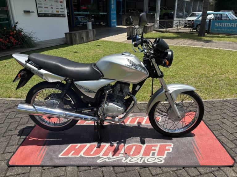 HONDA - CG 150 - 2006/2007 - Prata - R$ 9.900,00