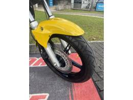 HONDA - CB 300R - 2009/2010 - Amarela - R$ 12.500,00