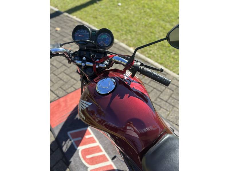 HONDA - CG 150 - 2011/2011 - Vermelha - R$ 10.700,00