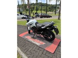 YAMAHA - FAZER - 2013/2014 - Branca - R$ 15.900,00