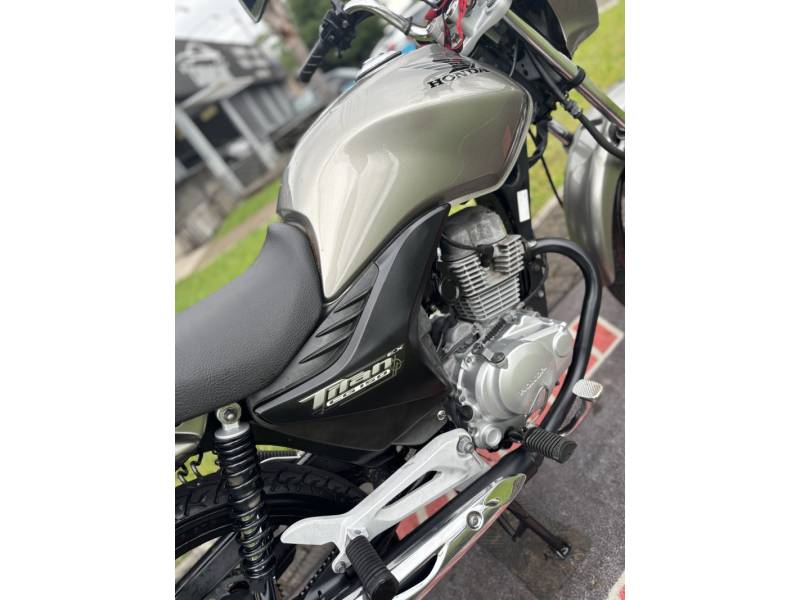 HONDA - CG 150 - 2010/2010 - Cinza - R$ 11.900,00
