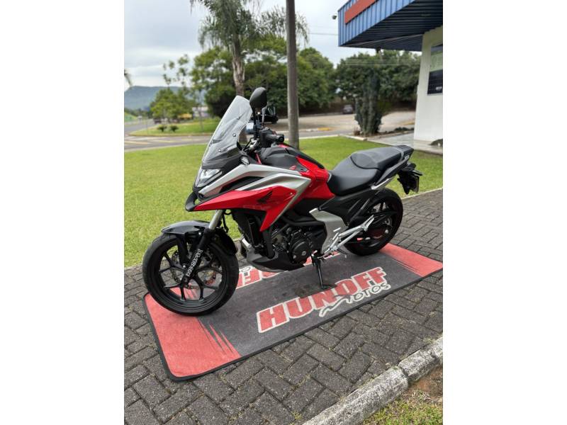 HONDA - NC 750X - 2023/2023 - Vermelha - R$ 54.500,00