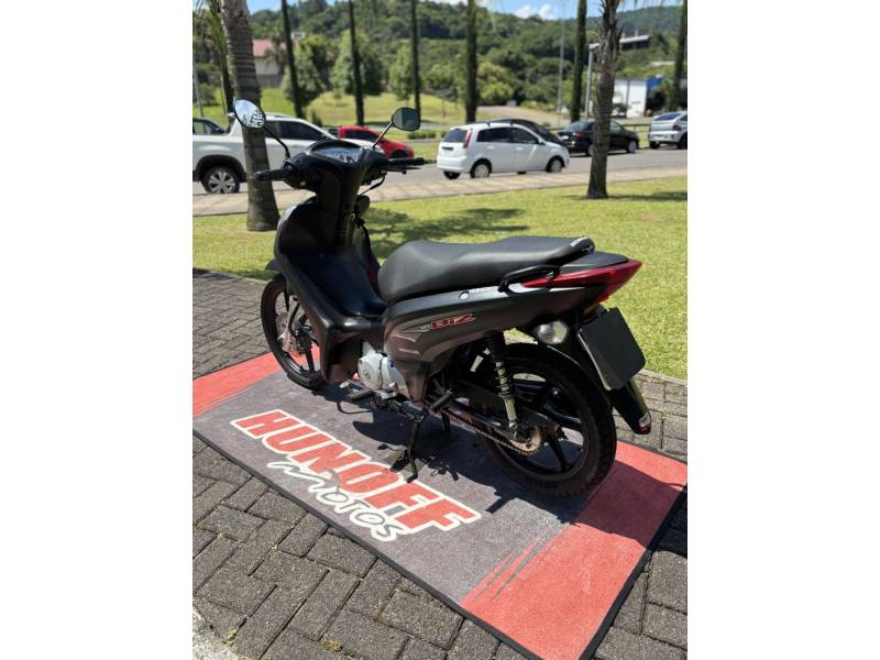 HONDA - BIZ 125 - 2013/2014 - Preta - R$ 12.900,00