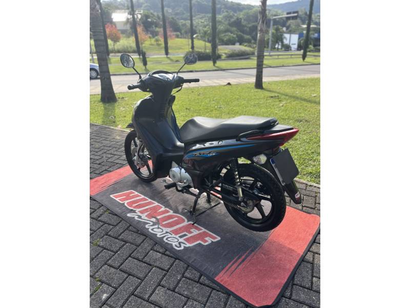 HONDA - BIZ 125 - 2017/2017 - Cinza - R$ 13.900,00