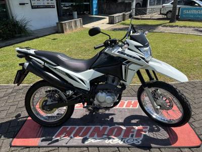 HONDA - NXR 160 - 2021/2022 - Branca - R$ 21.500,00