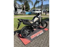 HONDA - SAHARA 300 ADVENTURE - 2025/2025 - Bege - R$ 38.690,00