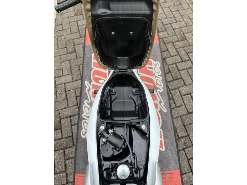 HONDA - BIZ 125 - 2025/2025 - Branca - R$ 20.190,00