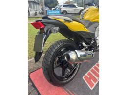 HONDA - CB 300R - 2009/2010 - Amarela - R$ 12.500,00