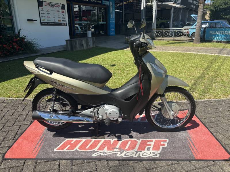 HONDA - BIZ 125 - 2010/2010 - Bege - R$ 9.900,00