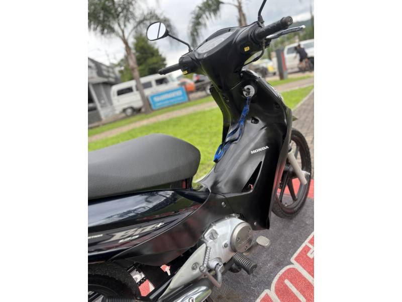 HONDA - BIZ 125 - 2010/2010 - Azul - R$ 9.500,00