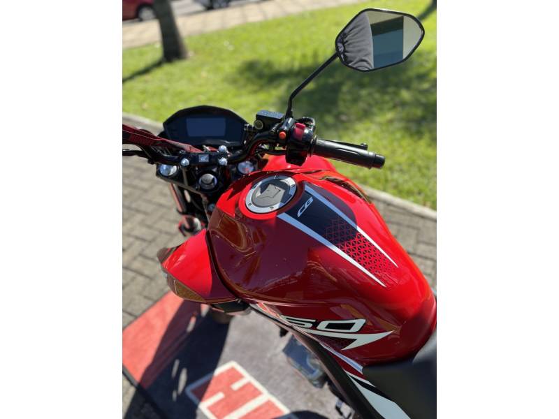 HONDA - CB TWISTER - 2022/2022 - Vermelha - R$ 22.500,00