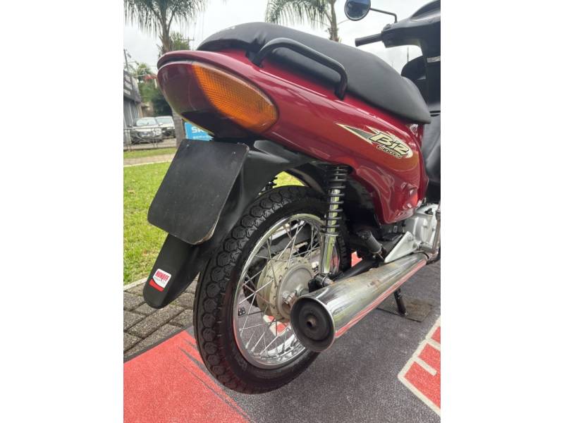 HONDA - BIZ 100 - 2004/2005 - Vermelha - R$ 7.500,00