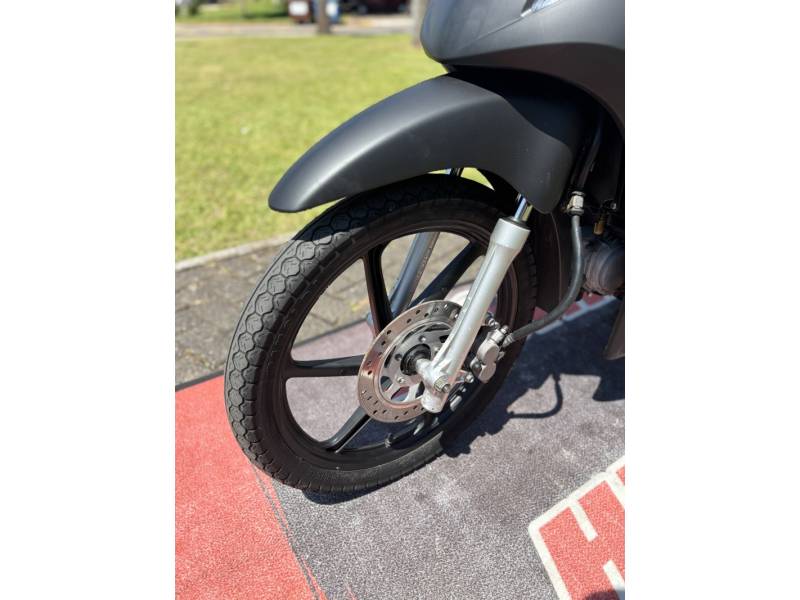HONDA - BIZ 125 - 2013/2014 - Preta - R$ 12.900,00