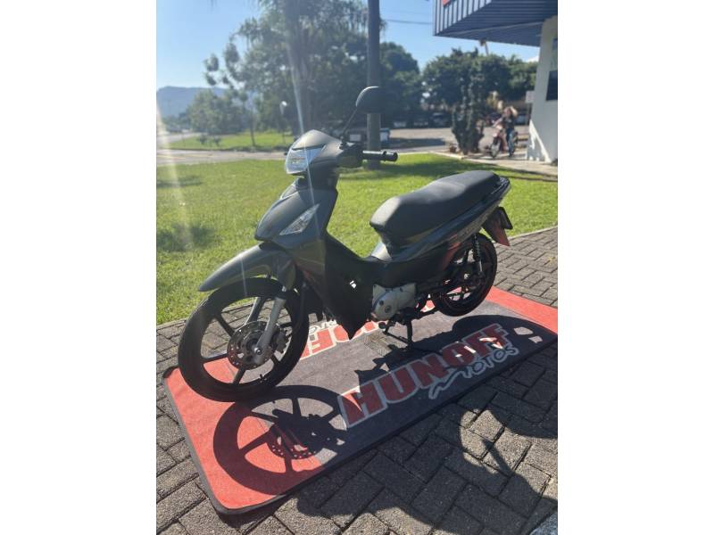 HONDA - BIZ 125 - 2009/2009 - Cinza - R$ 9.000,00