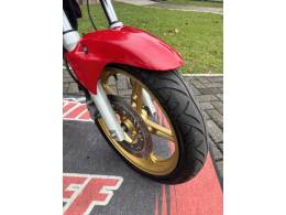 HONDA - CB 300R - 2014/2015 - Vermelha - R$ 15.900,00