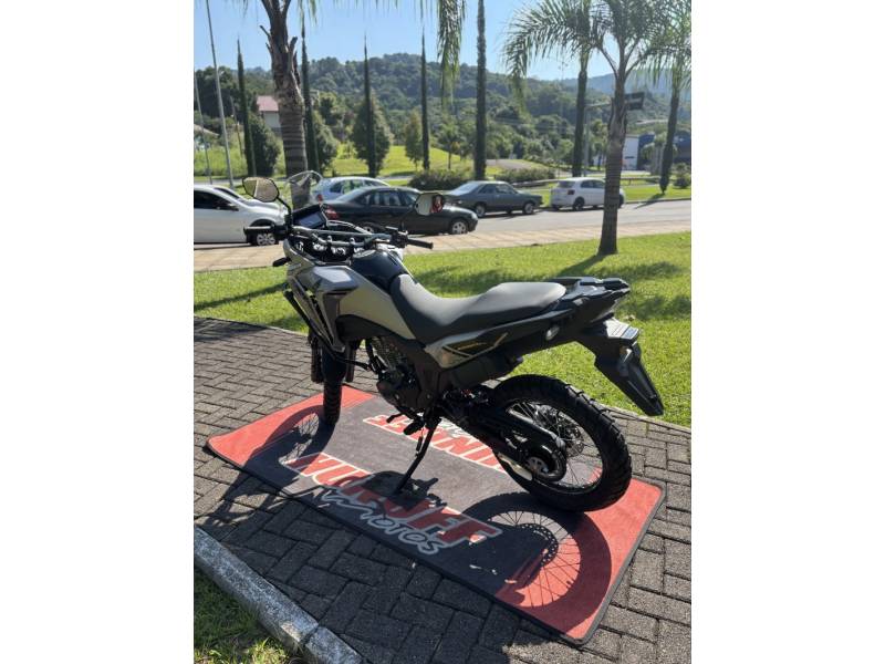 HONDA - SAHARA 300 ADVENTURE - 2025/2025 - Bege - R$ 38.690,00