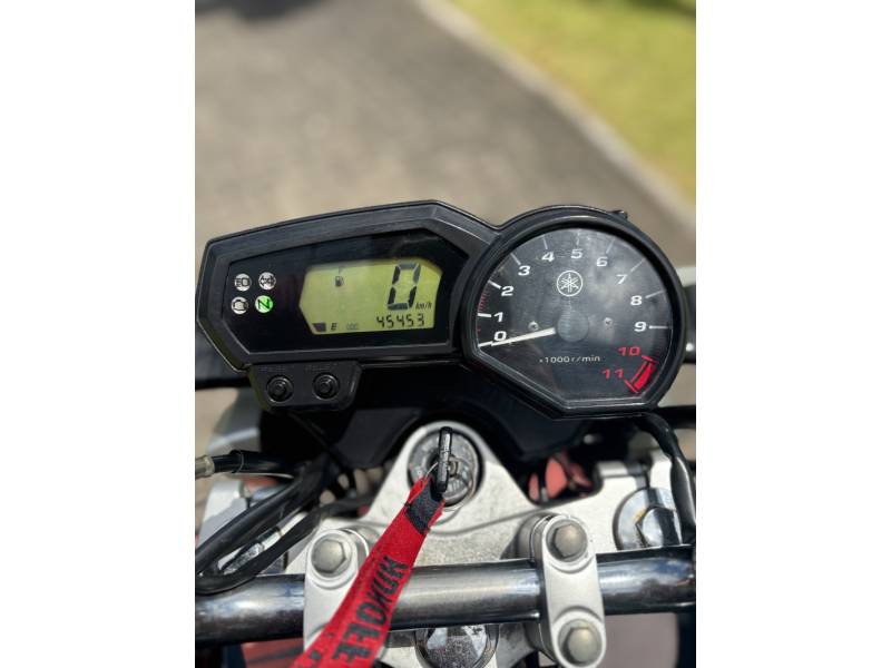 YAMAHA - FAZER - 2014/2015 - Preta - R$ 16.900,00