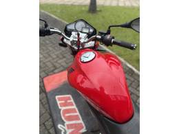 HONDA - CB 300R - 2014/2015 - Vermelha - R$ 15.900,00
