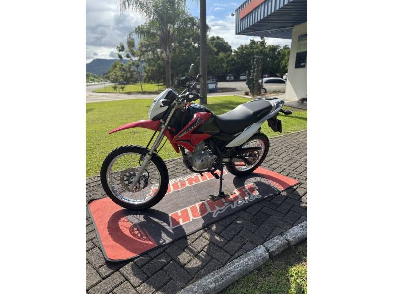 HONDA - NXR 150 - 2014/2014 - Vermelha - R$ 14.500,00