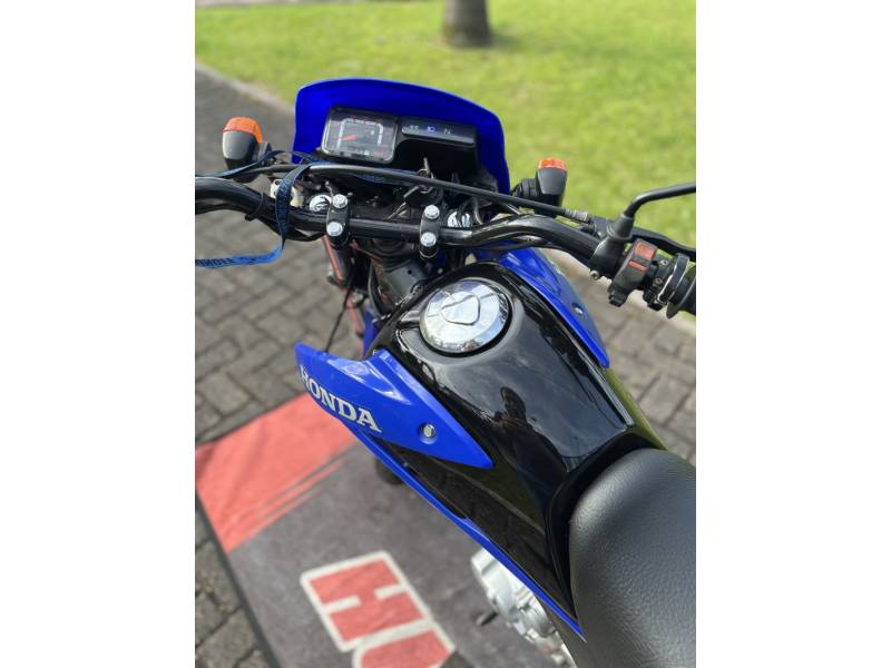 HONDA - NXR 125 - 2004/2005 - Azul - R$ 9.900,00