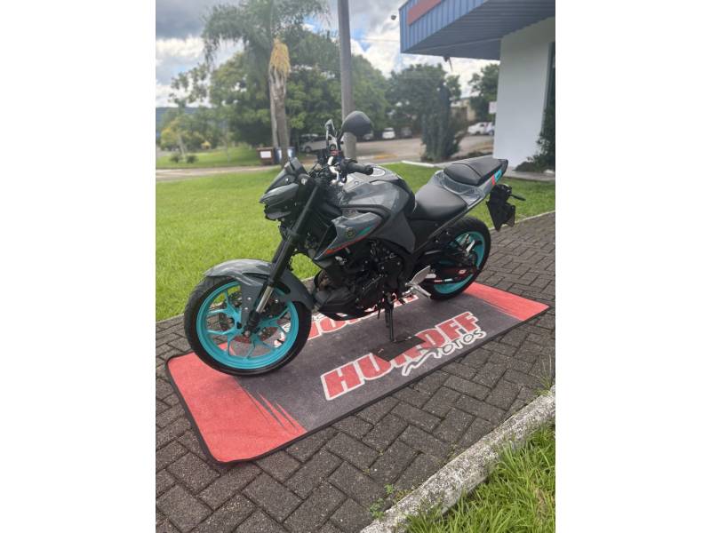 YAMAHA - MT - 2023/2024 - Cinza - R$ 33.500,00