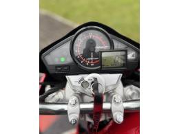 HONDA - CB 300R - 2014/2015 - Vermelha - R$ 15.900,00