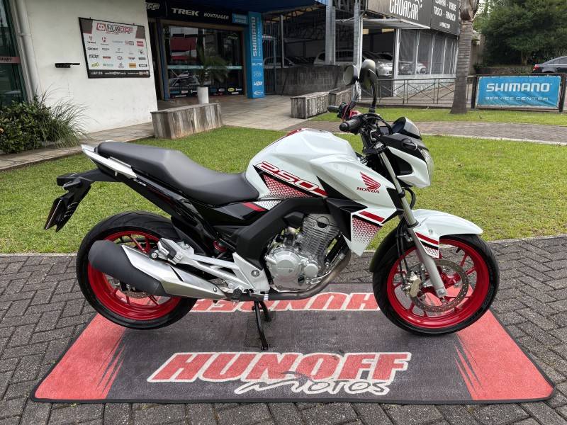 HONDA - CB 250F TWISTER - 2022/2022 - Branca - R$ 22.500,00
