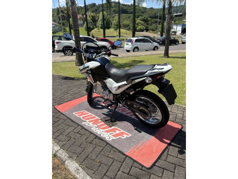 HONDA - NXR 160 - 2021/2022 - Branca - R$ 21.500,00