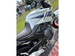YAMAHA - FAZER - 2013/2014 - Branca - R$ 15.900,00