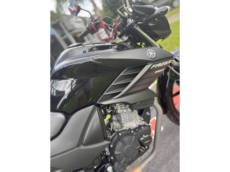 YAMAHA - FAZER - 2022/2022 - Preta - R$ 17.500,00