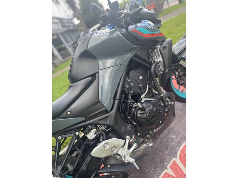 YAMAHA - MT - 2023/2024 - Cinza - R$ 33.500,00