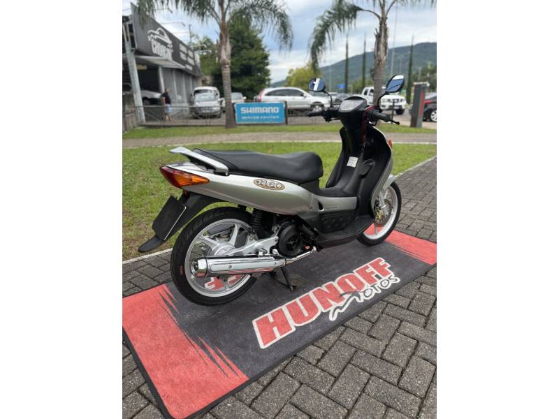 YAMAHA - NEO AT 115 - 2005/2005 - Prata - R$ 6.500,00