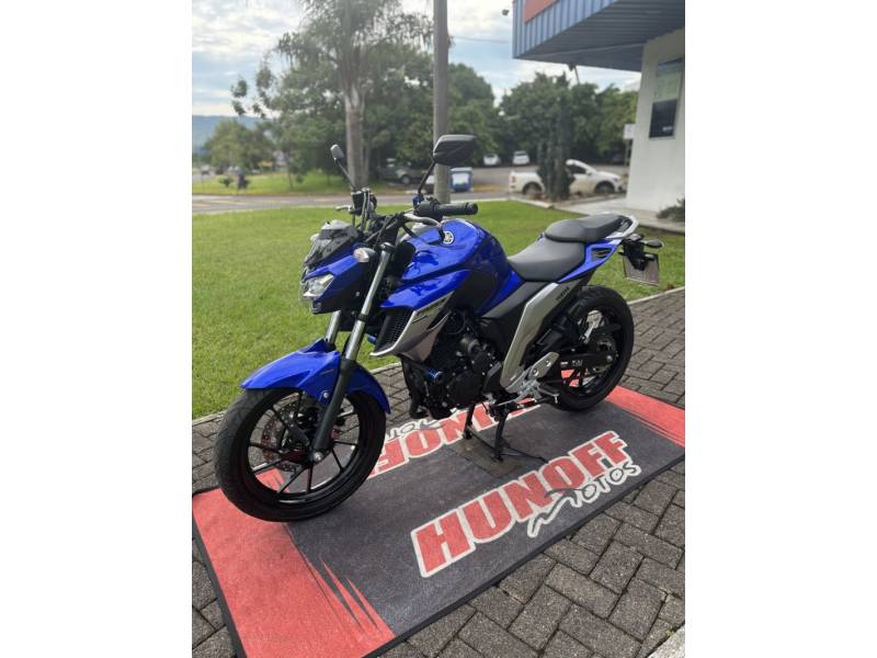 YAMAHA - FAZER - 2020/2020 - Azul - R$ 20.500,00
