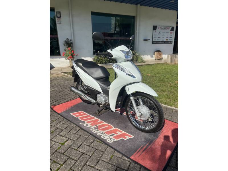 HONDA - BIZ 110I - 2021/2021 - Branca - R$ 12.900,00