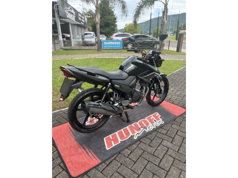 YAMAHA - FAZER - 2022/2022 - Preta - R$ 17.500,00