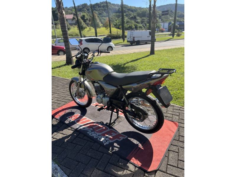 HONDA - CG 150 - 2007/2008 - Cinza - R$ 9.200,00