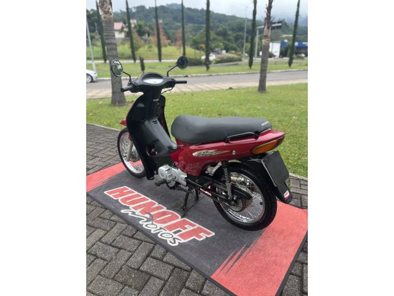 HONDA - BIZ 100 - 2004/2005 - Vermelha - R$ 7.500,00
