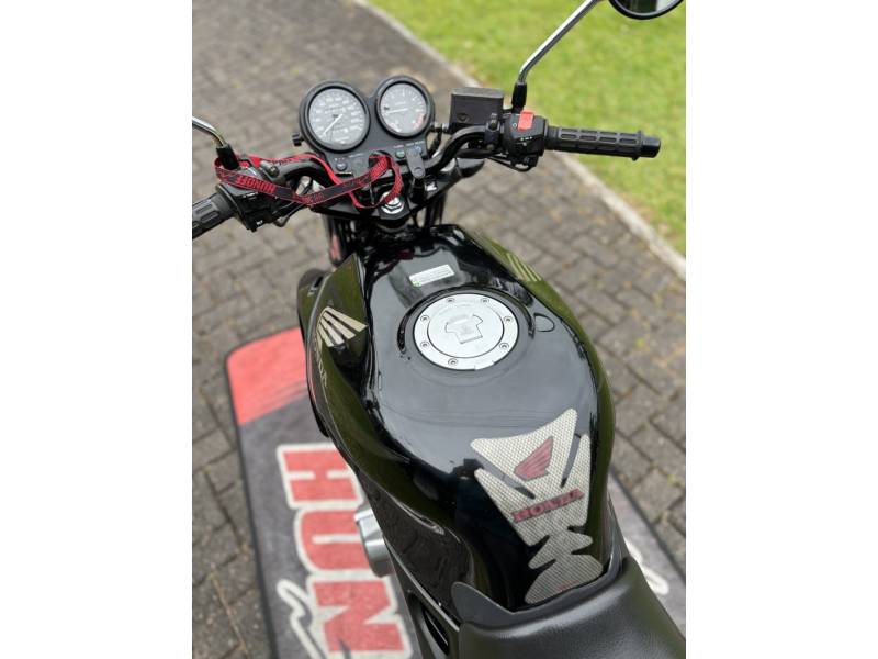 HONDA - CB 500 - 2003/2003 - Preta - R$ 22.500,00